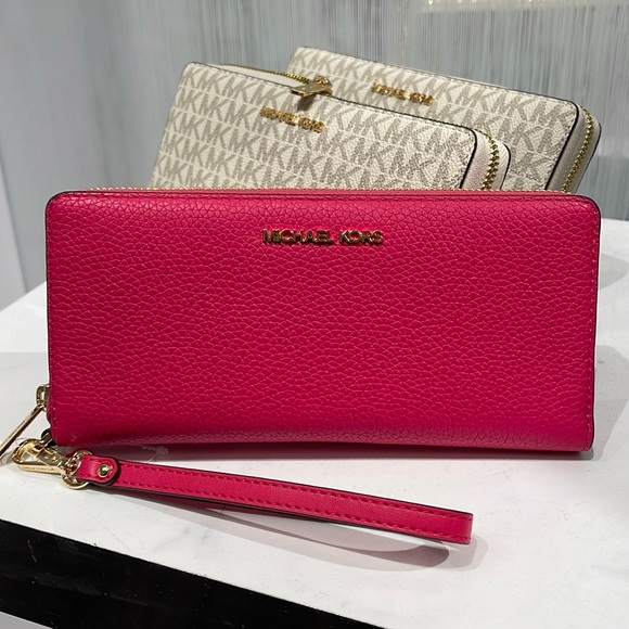 MICHAEL KORS
Leather Continental Wristlet Phone Case Wallet 
Electric Pink 
NWT - Picture 1 of 16